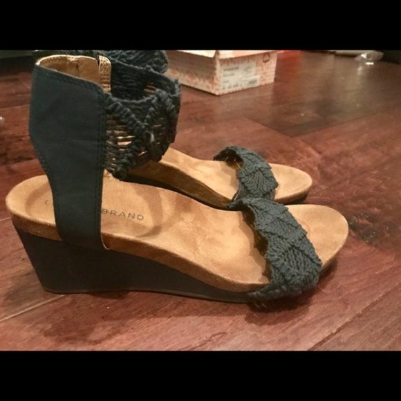 Women's Lucky Brand Wedges/ BLUE -NWT Size 8.5 - Picture 2 of 2